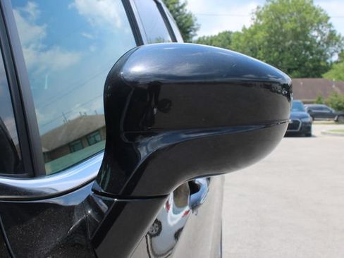 Used 2018 Chrysler Pacifica Touring-L Plus w/ Tire & Wheel Group FWD image 7