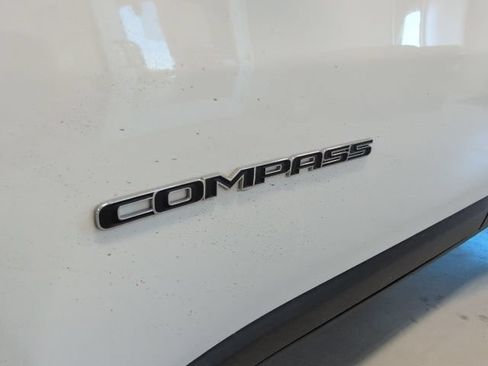 Used 2022 Jeep Compass Latitude AWD/4WD image 10