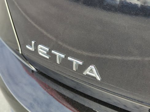 Certified 2024 Volkswagen Jetta SE image 23