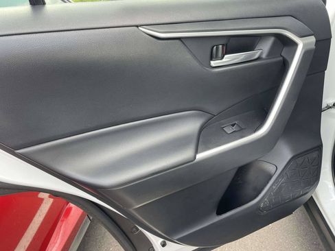 Used 2024 Toyota RAV4 XLE FWD image 11