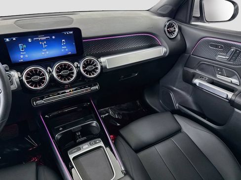 Used 2025 Mercedes-Benz GLB 250 image 23