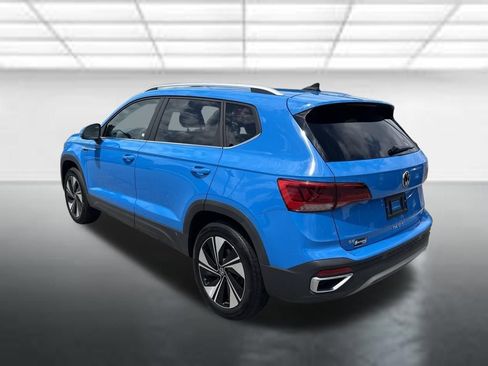 Used 2024 Volkswagen Taos SE AWD/4WD image 3