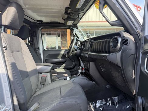 Used 2020 Jeep Wrangler Unlimited Sport AWD/4WD image 22