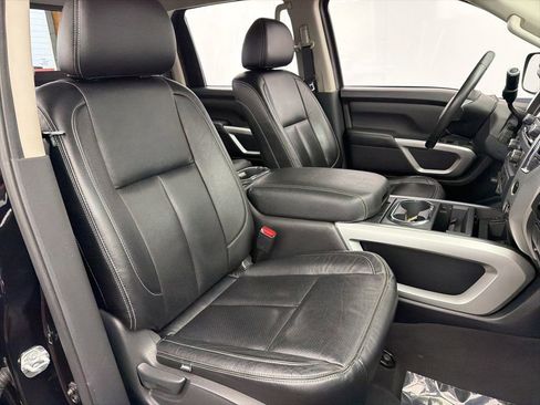 Used 2021 Nissan Titan SV w/ SV Convenience Package AWD/4WD image 27