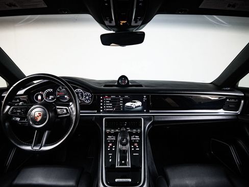 Certified 2023 Porsche Panamera image 25