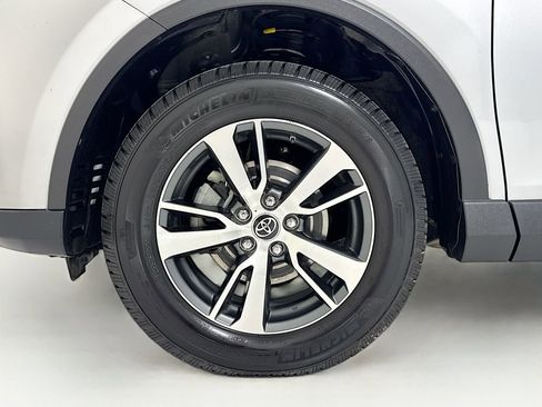 Used 2018 Toyota RAV4 XLE AWD/4WD image 28