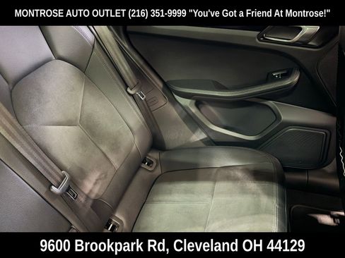 Used 2017 Porsche Macan image 35