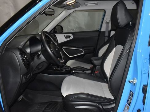Used 2023 Kia Soul GT-Line image 12