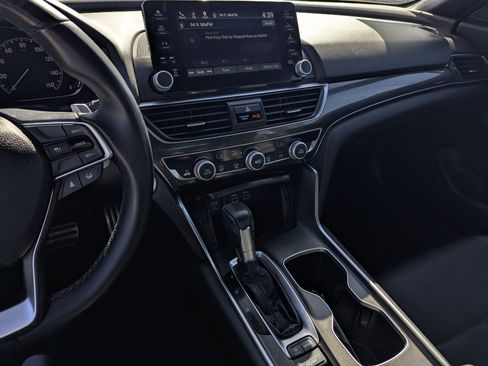 Used 2022 Honda Accord Sport image 10