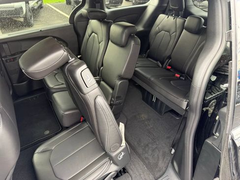New 2026 Chrysler Pacifica Select FWD image 38