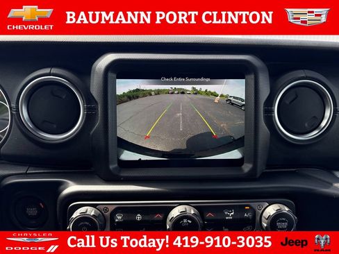 Used 2022 Jeep Wrangler Unlimited Sahara w/ LED Lighting Group AWD/4WD image 21