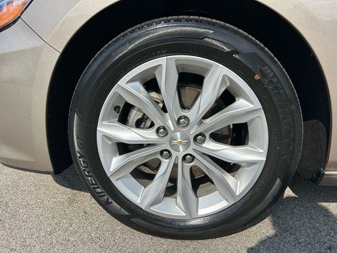 Used 2022 Chevrolet Malibu LT image 12
