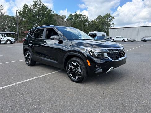 Certified 2025 Kia Seltos S AWD/4WD image 4