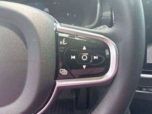 Used 2025 Volvo XC90 B6 Ultra w/ Protection Package Premier image 31