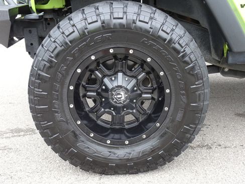 Used 2016 Jeep Wrangler Unlimited Rubicon w/ Max Tow Package AWD/4WD image 23