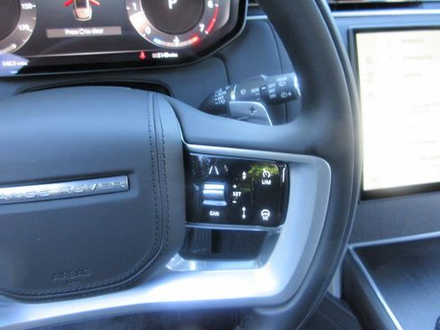 Used 2025 Land Rover Range Rover SE AWD/4WD image 57