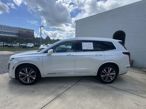 Used 2020 Cadillac XT6 Premium Luxury FWD image 2