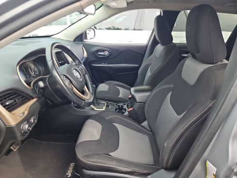 Used 2014 Jeep Cherokee Latitude AWD/4WD image 12