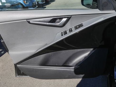 Used 2023 Kia Niro EX Touring image 21