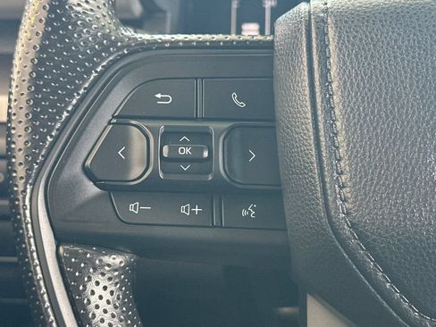 Used 2025 Toyota Tacoma SR5 AWD/4WD image 25