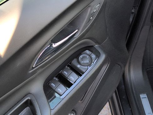 Used 2022 Chevrolet Equinox Premier image 17