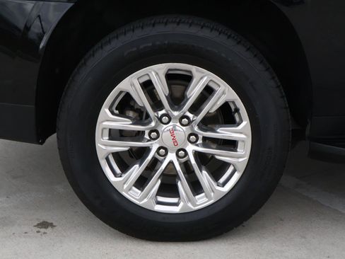 Used 2023 GMC Yukon XL SLT image 9