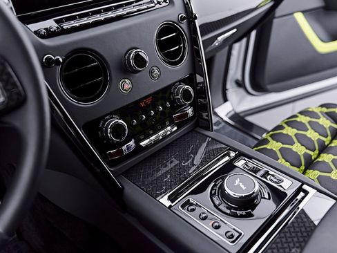 Used 2025 Rolls-Royce Cullinan Black Badge AWD/4WD image 68