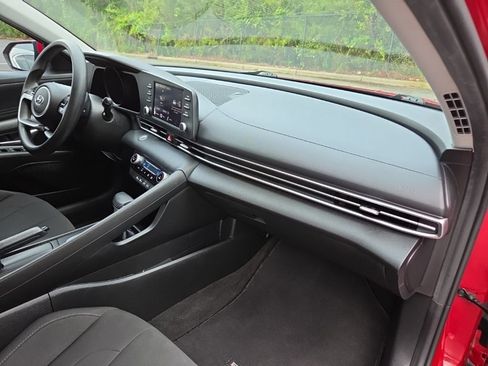 Used 2021 Hyundai Elantra SEL FWD image 37