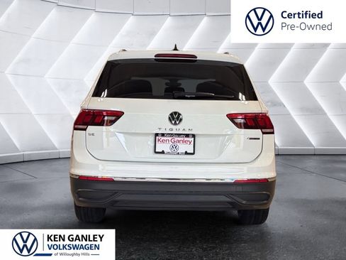 Certified 2024 Volkswagen Tiguan SE w/ Panoramic Sunroof Package AWD/4WD image 3