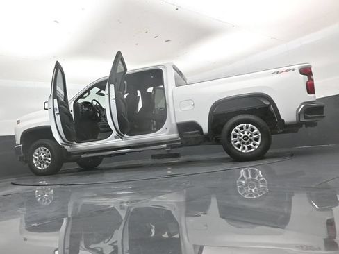 Used 2022 Chevrolet Silverado 2500 LT AWD/4WD image 54