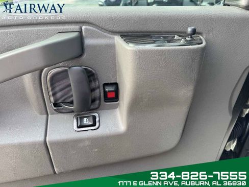 Used 2018 Chevrolet Express 2500 image 14