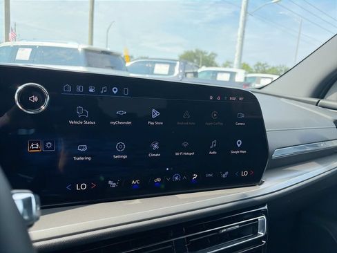 Used 2026 Chevrolet Traverse LT FWD image 20