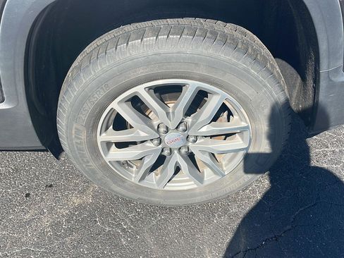 Used 2017 GMC Acadia SLE w/ Driver Alert Package I image 34