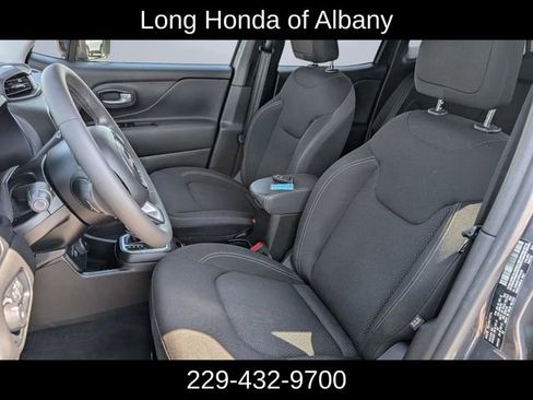 Used 2023 Jeep Renegade Altitude AWD/4WD image 14