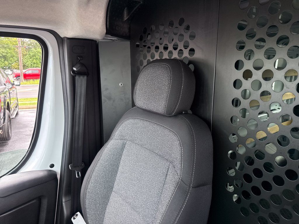 Used 2025 RAM ProMaster 2500 w/ U-Haul Equipment Group FWD image 26