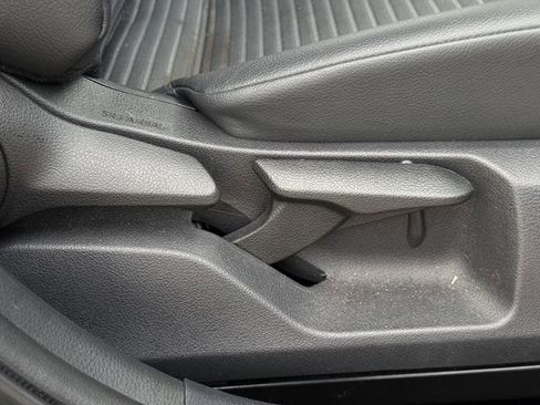 Used 2022 Toyota Camry SE FWD image 27