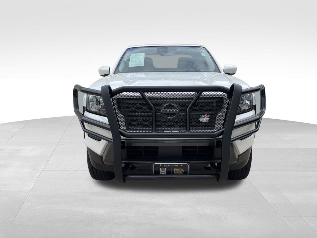 Used 2024 Nissan Frontier SV RWD image 2