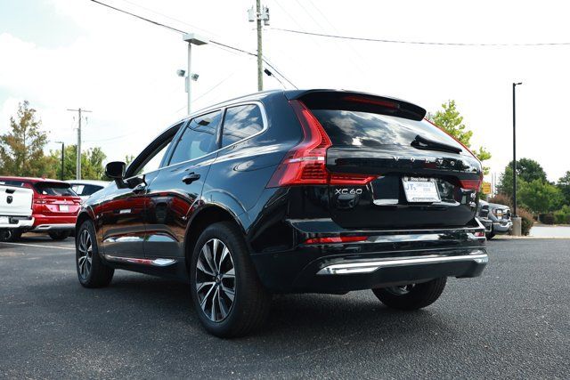 Used 2023 Volvo XC60 B5 Plus FWD image 8