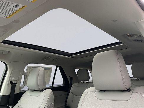 New 2026 Ford Explorer Active w/ Active Comfort Package image 16
