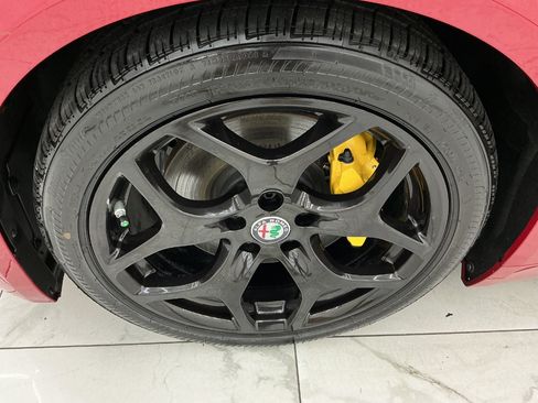 Used 2019 Alfa Romeo Giulia RWD image 47