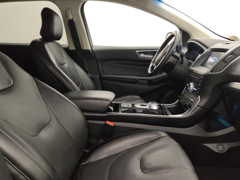 Used 2019 Ford Edge Titanium w/ Equipment Group 301A AWD/4WD image 21