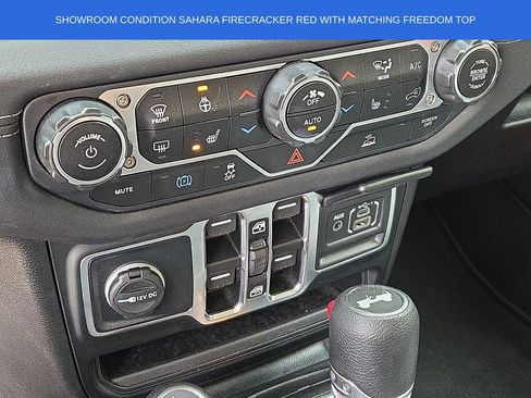 Used 2025 Jeep Wrangler Unlimited Sahara AWD/4WD image 15