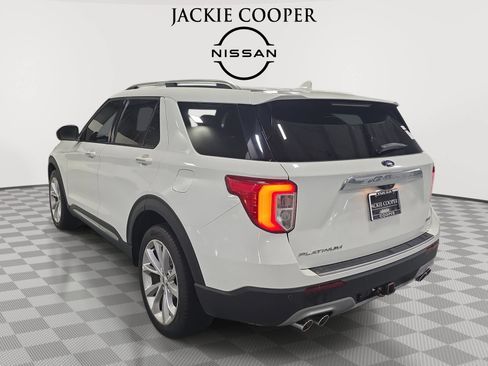Used 2023 Ford Explorer Platinum w/ Technology Package AWD/4WD image 7