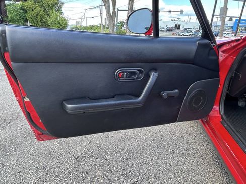 Used 1991 MAZDA MX-5 Miata RWD image 25