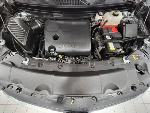 Used 2023 Chevrolet Traverse LT image 8