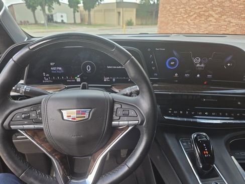 Used 2023 Cadillac Escalade Sport Platinum w/ LPO, ONYX Package image 12