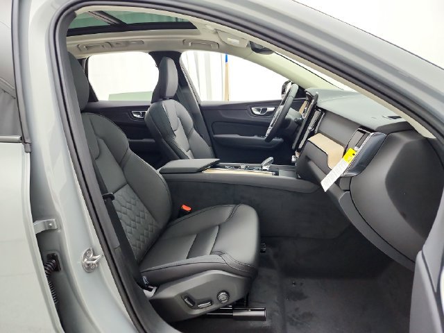 New 2027 Volvo XC60 B5 Core AWD/4WD image 18