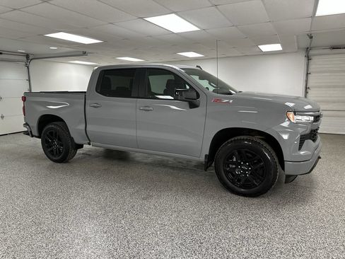 Used 2025 Chevrolet Silverado 1500 RST AWD/4WD image 2