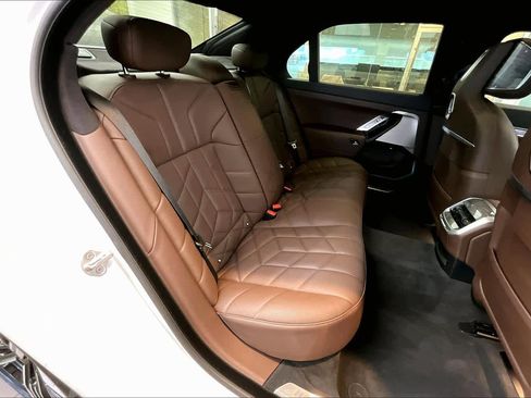 Used 2025 BMW 760i xDrive 760i xDrive w/ Executive Package image 38