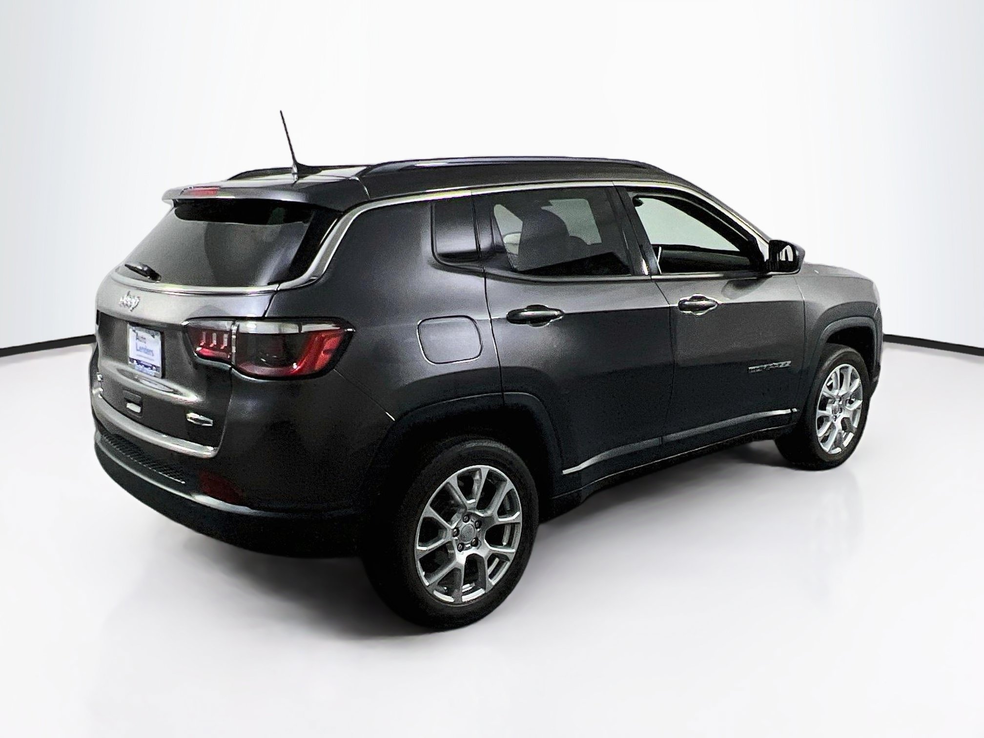 Used 2023 Jeep Compass Latitude AWD/4WD image 5
